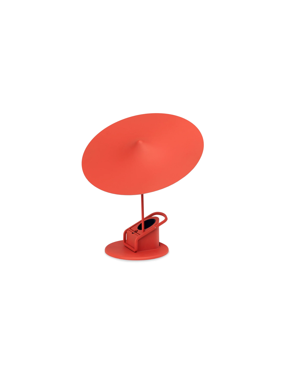 W153 —LE POPPY RED (NCS S-0580 Y80R)